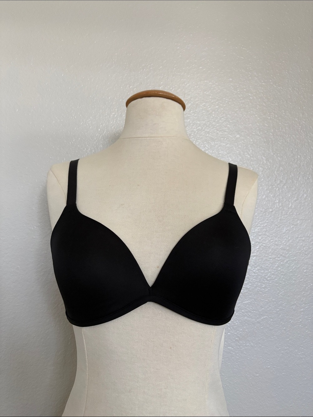 Muji Black Wireless T-Shirt Bra Size M